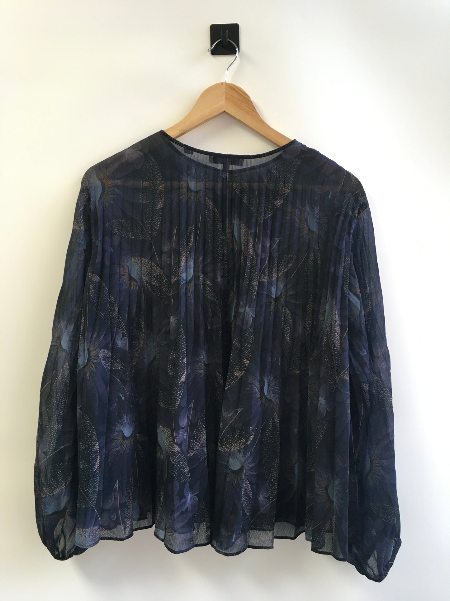 Top Long Sleeve By Vince  Size: S