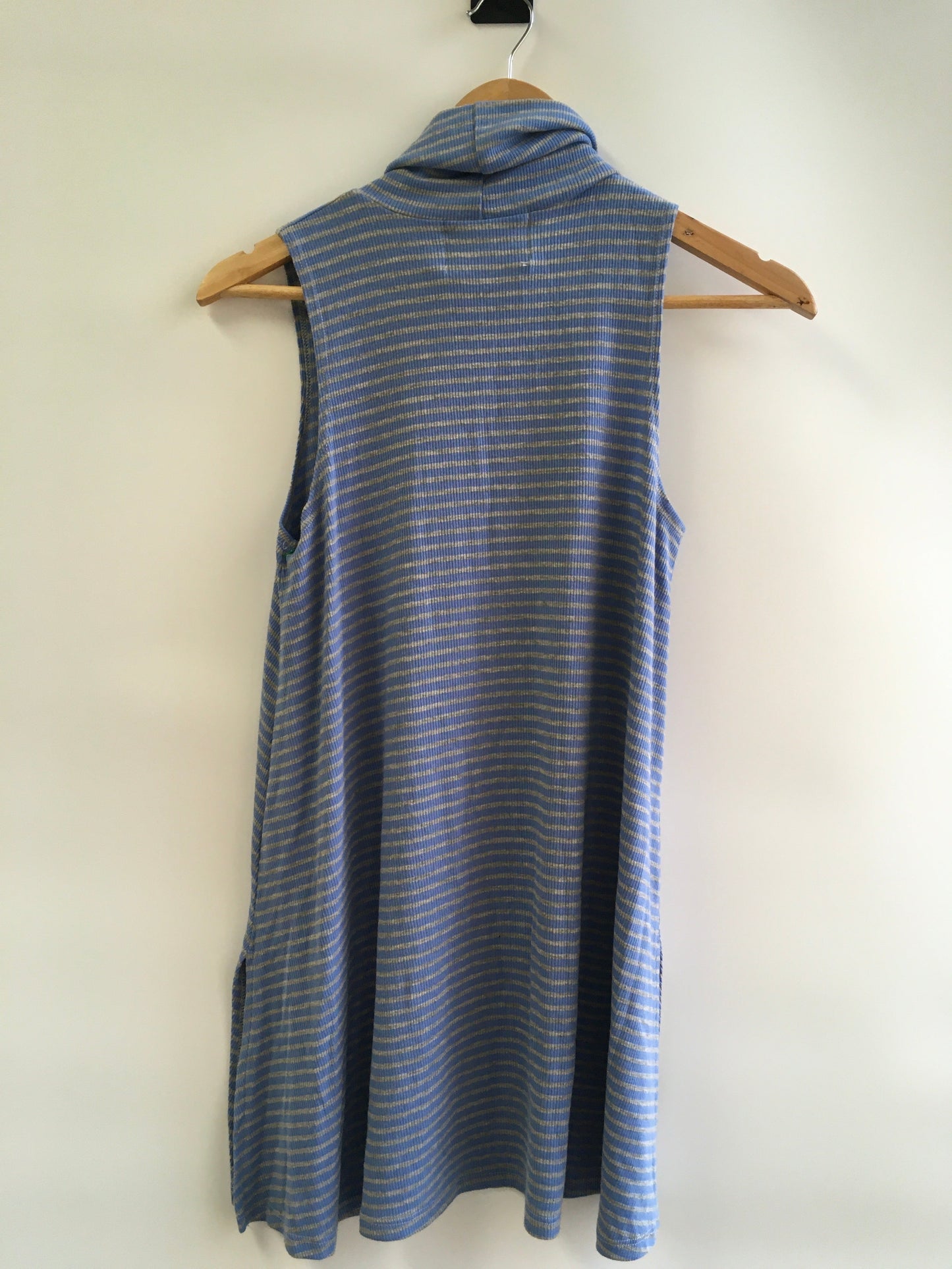 Tunic Sleeveless By Clothes Mentor  Size: M