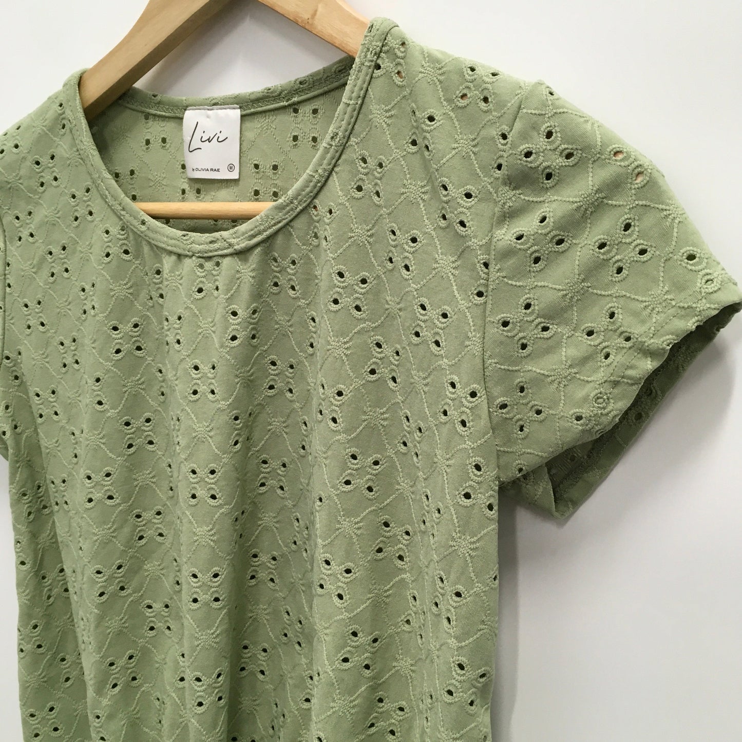 Top Short Sleeve By Clothes Mentor  Size: M