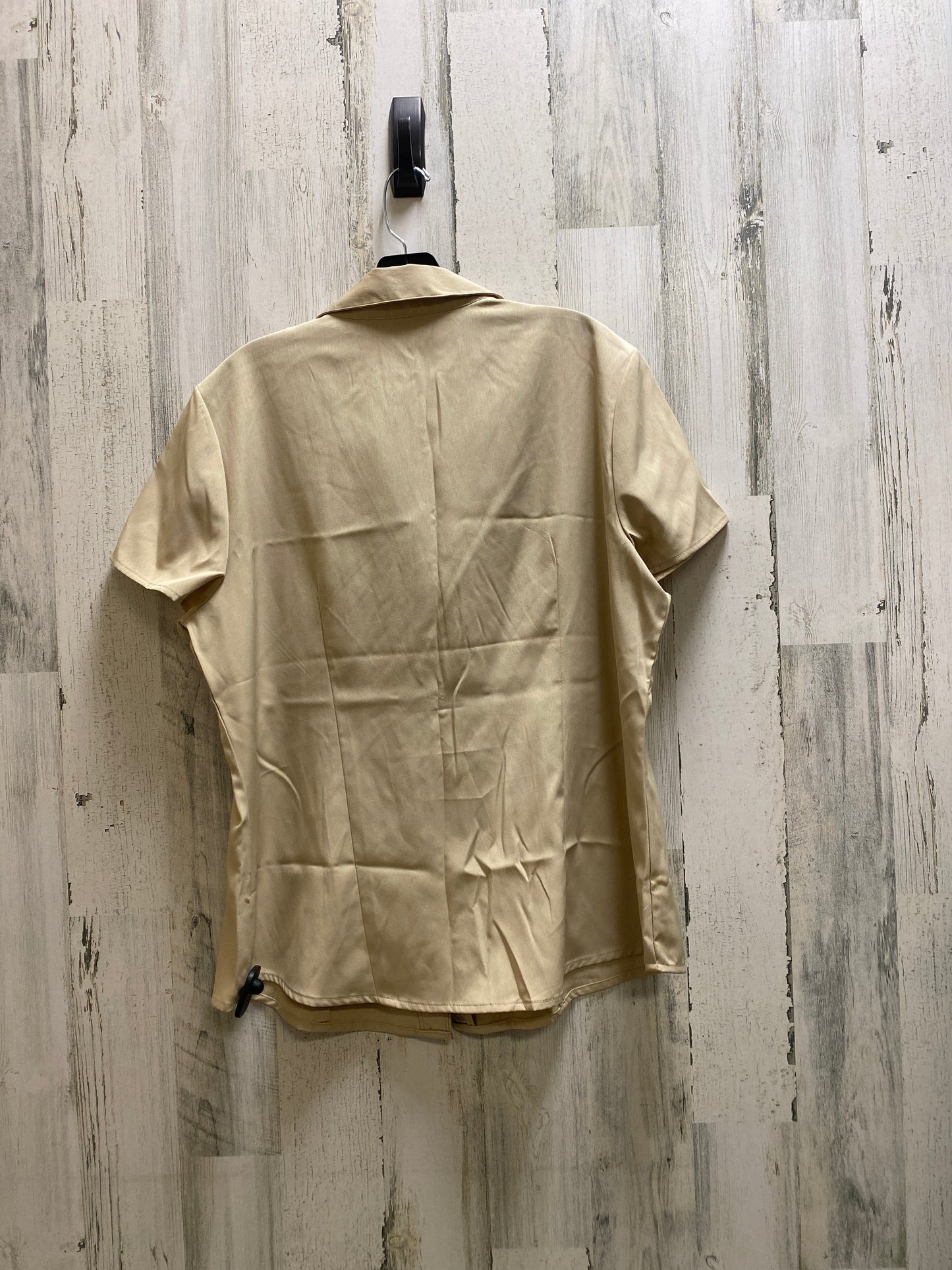 Top Short Sleeve By Cato  Size: Xl