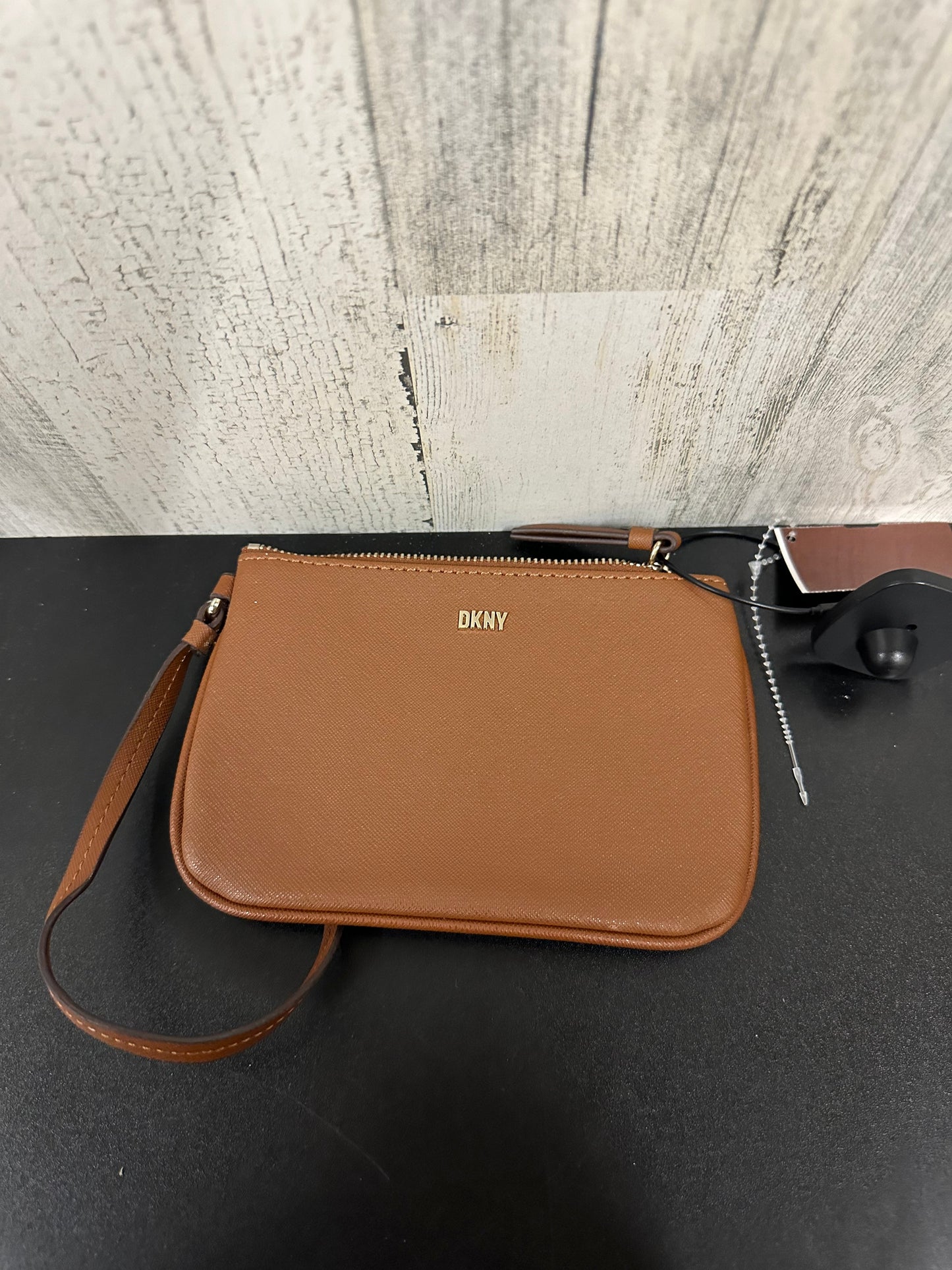 Wristlet By Dkny  Size: Medium