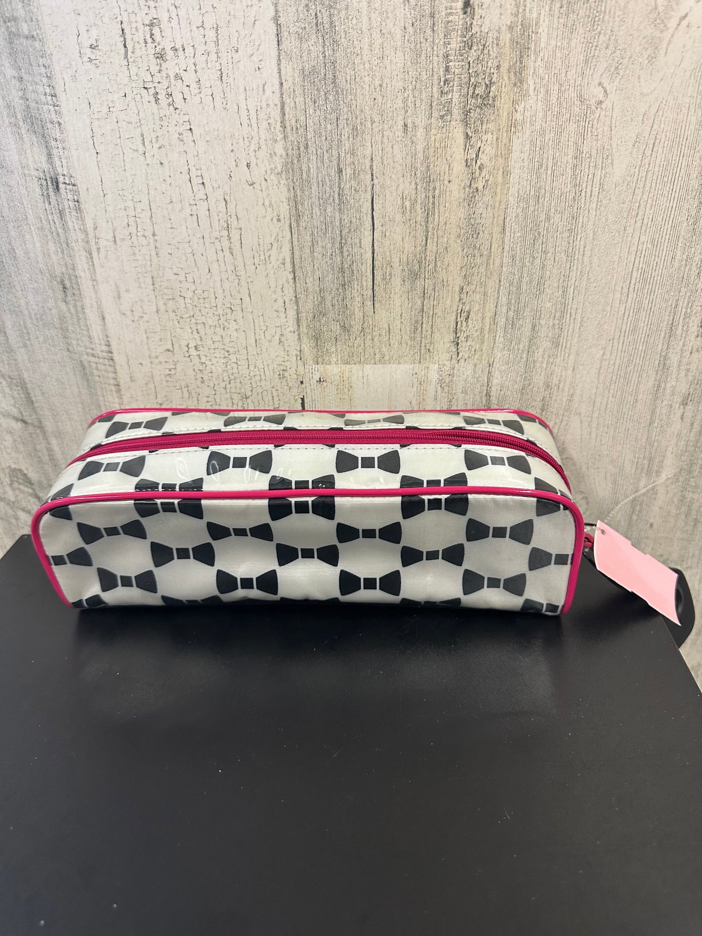 Makeup Bag Designer By Kate Spade  Size: Medium