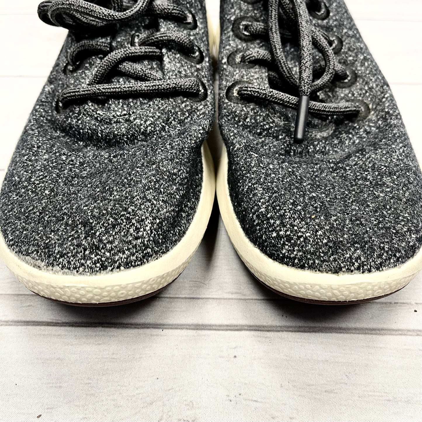 Shoes Sneakers By Allbirds Size: 8