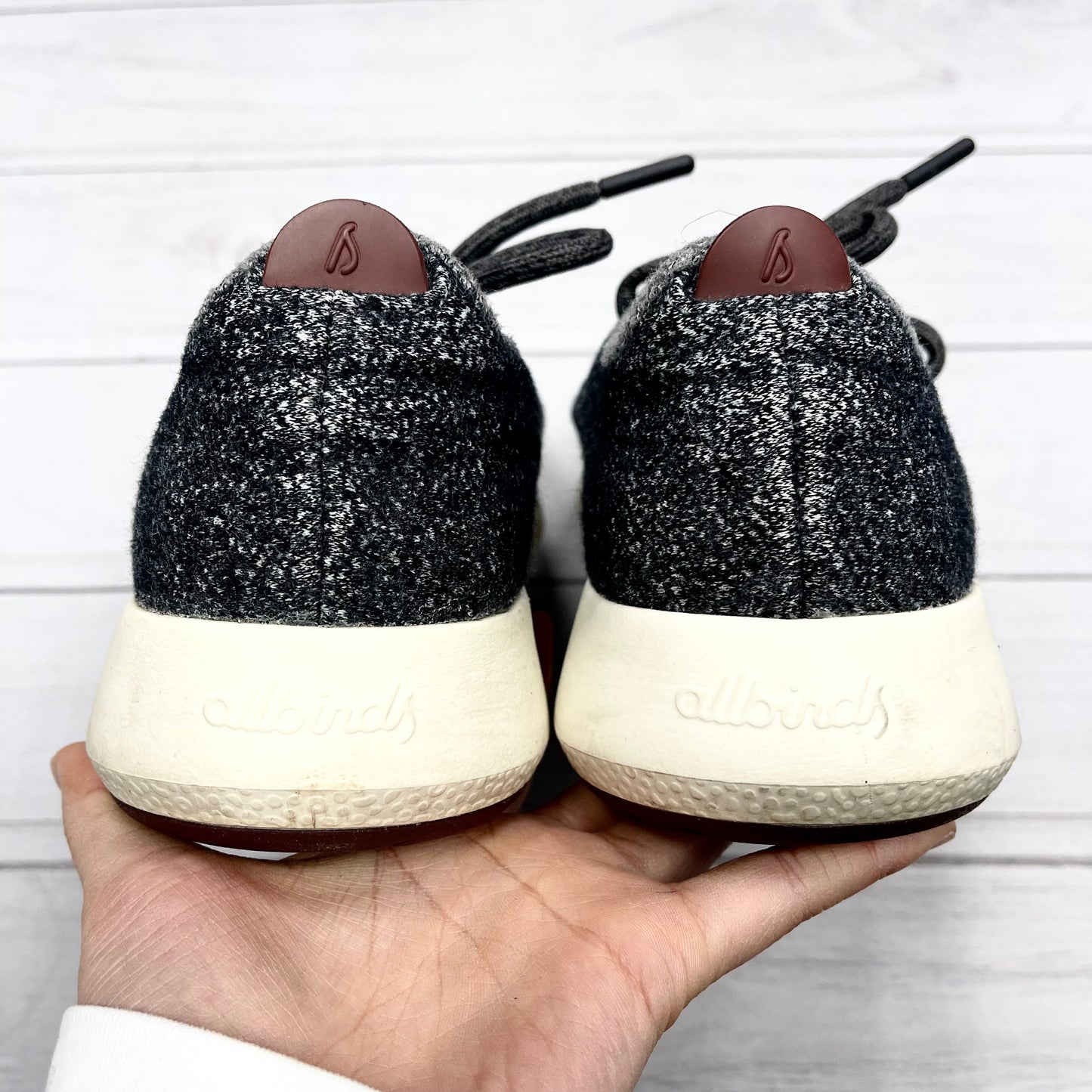 Shoes Sneakers By Allbirds Size: 8