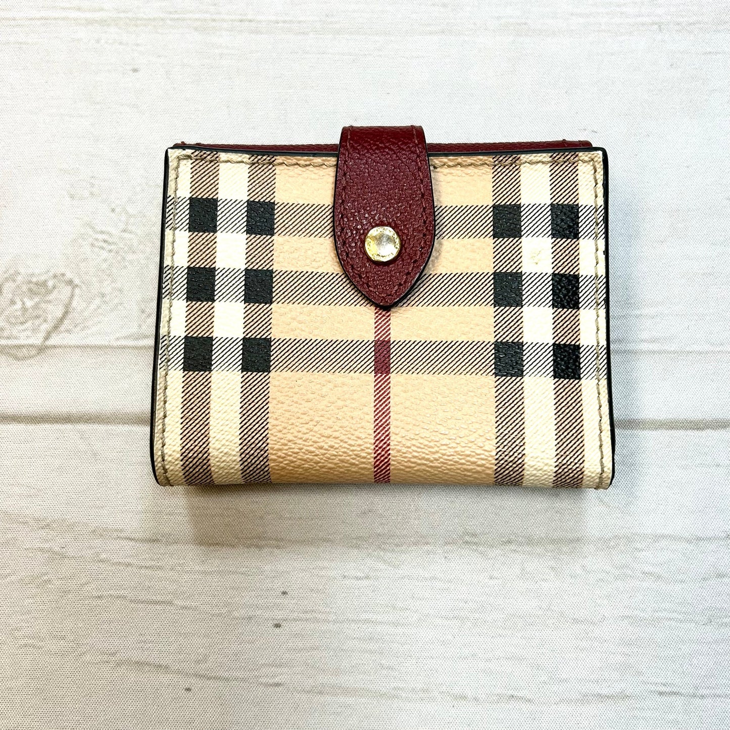 Wallet Luxury Designer By Burberry  Size: Medium