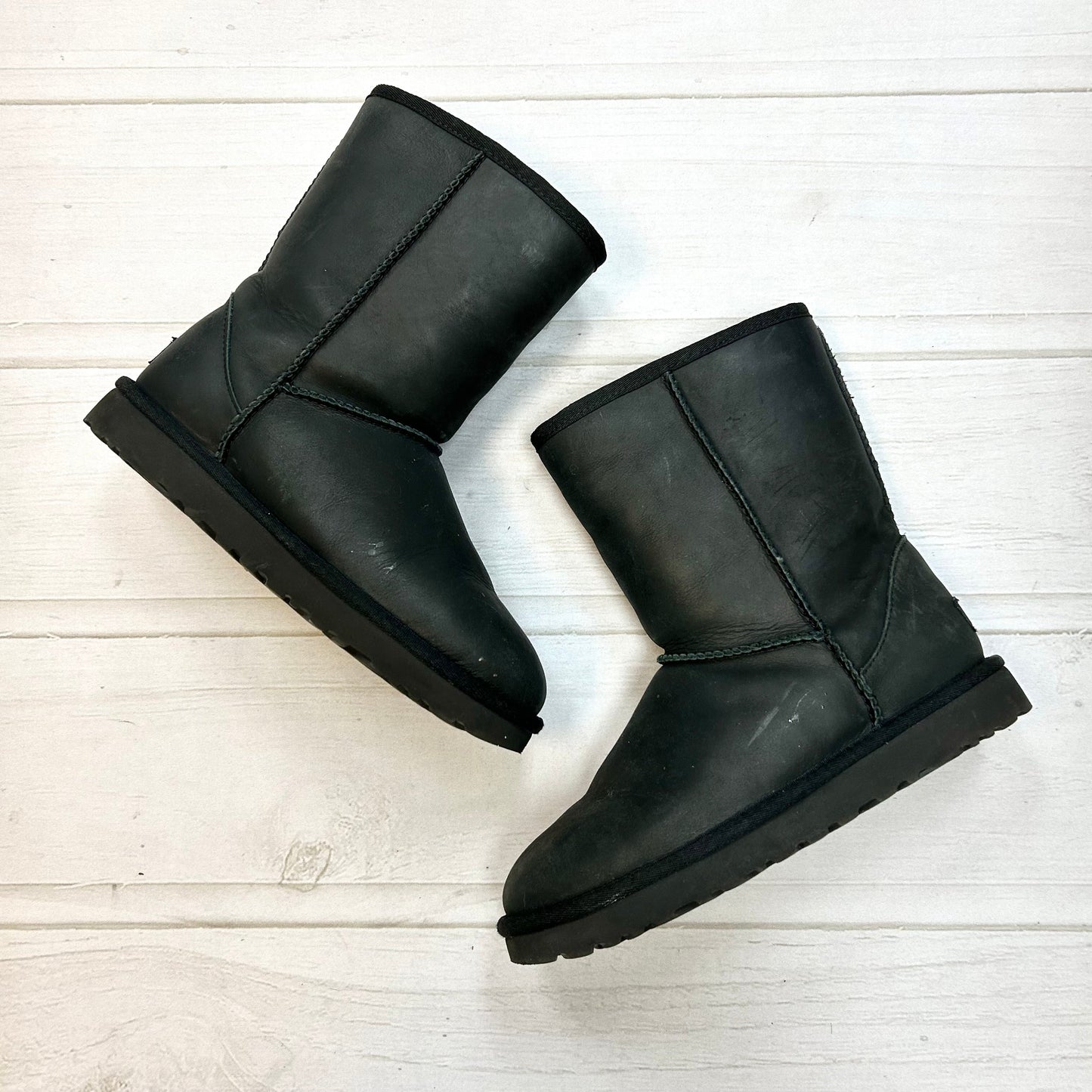 Boots Designer By Ugg  Size: 6