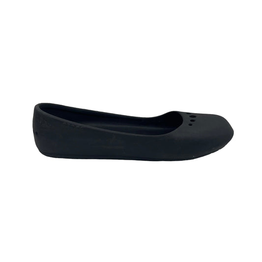 Shoes Flats By Crocs  Size: 9