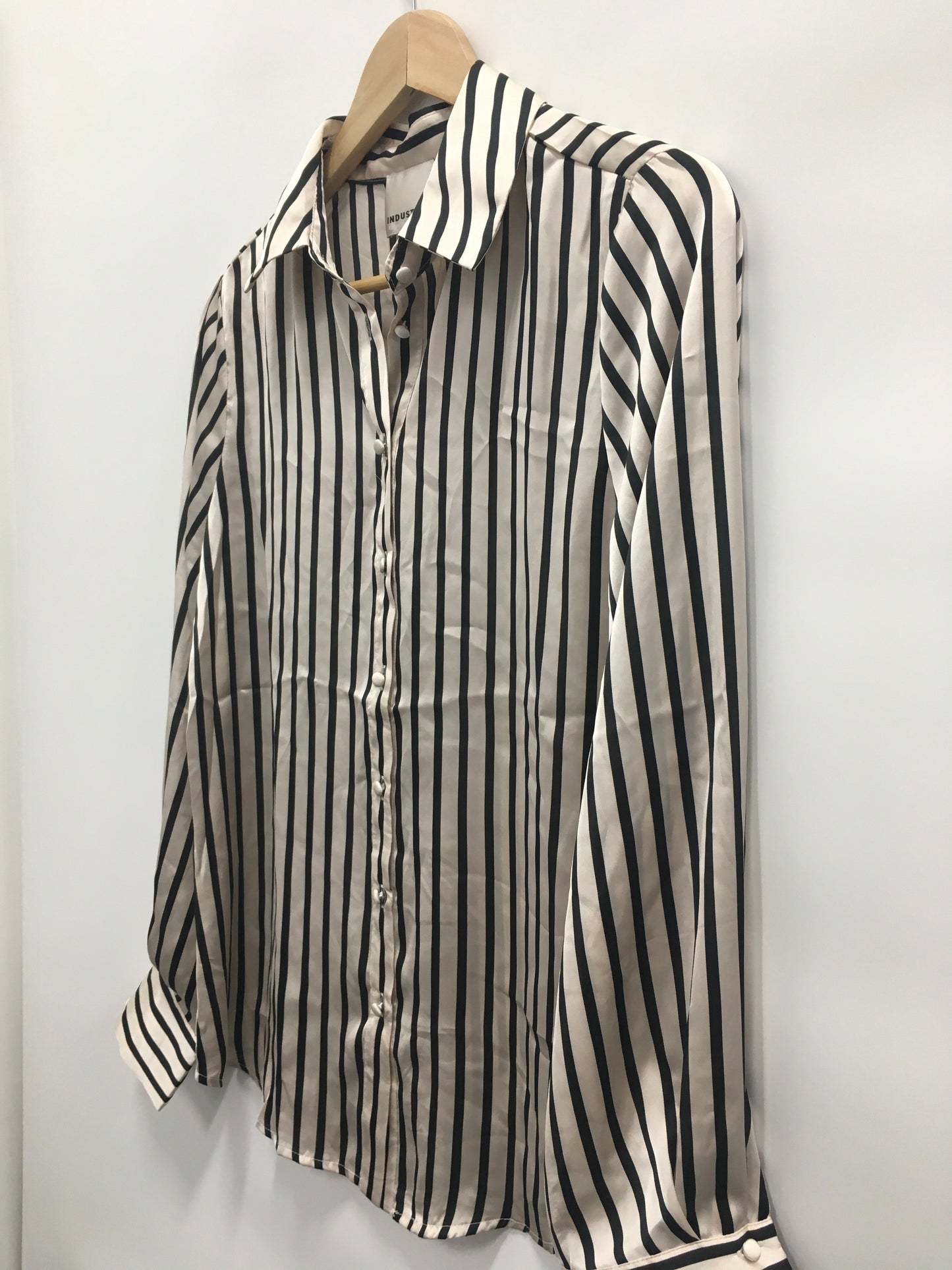 Top Long Sleeve By Clothes Mentor  Size: M