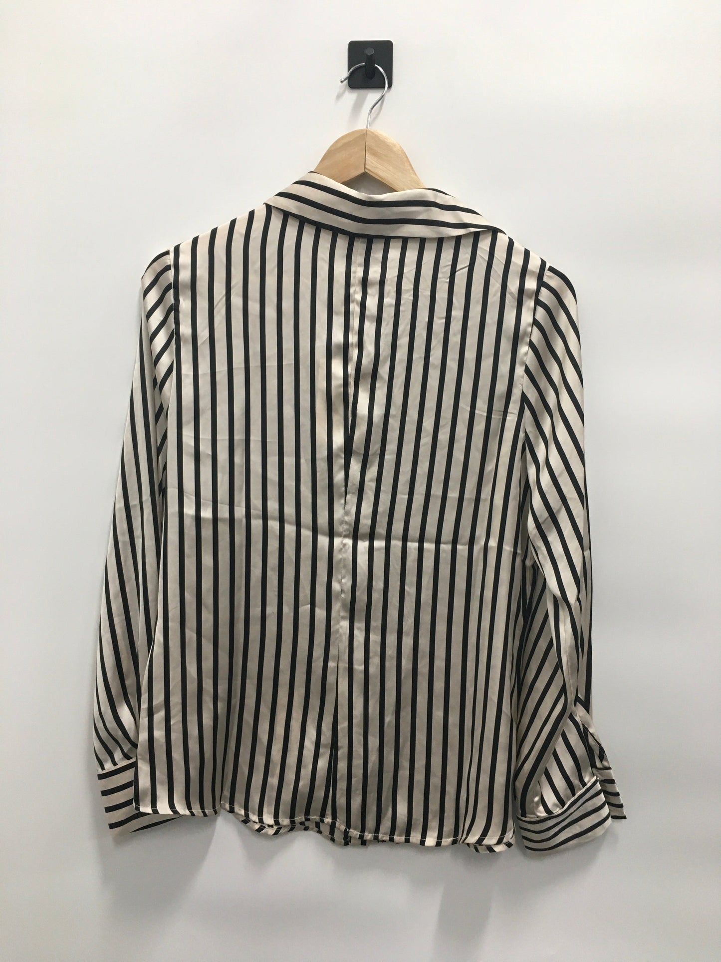 Top Long Sleeve By Clothes Mentor  Size: M