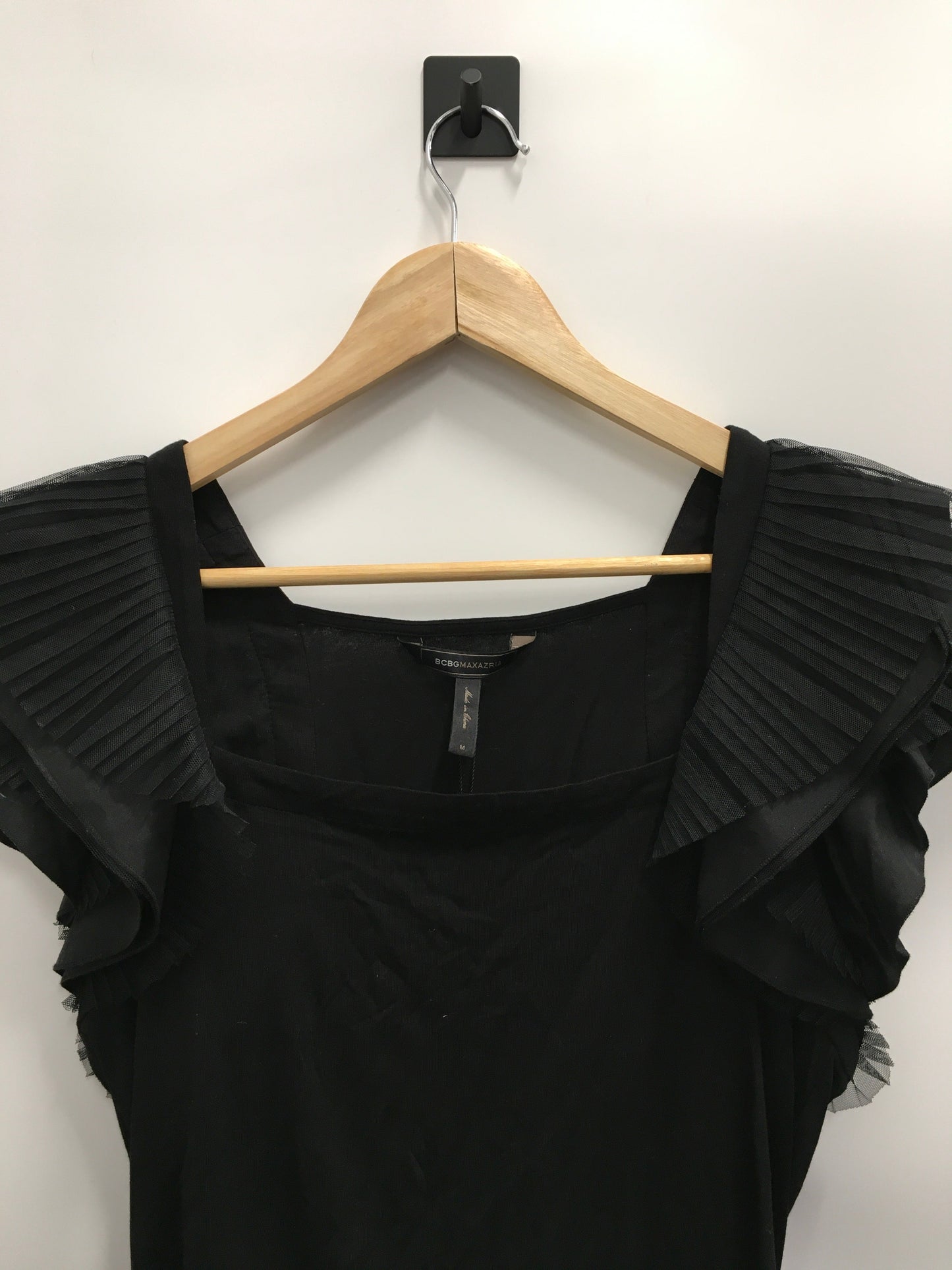 Top Short Sleeve By Bcbgmaxazria  Size: M