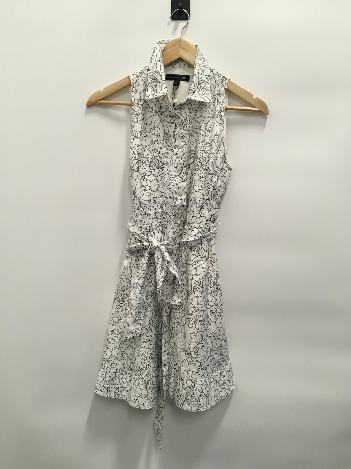 Dress Casual Short By Banana Republic O  Size: Xs