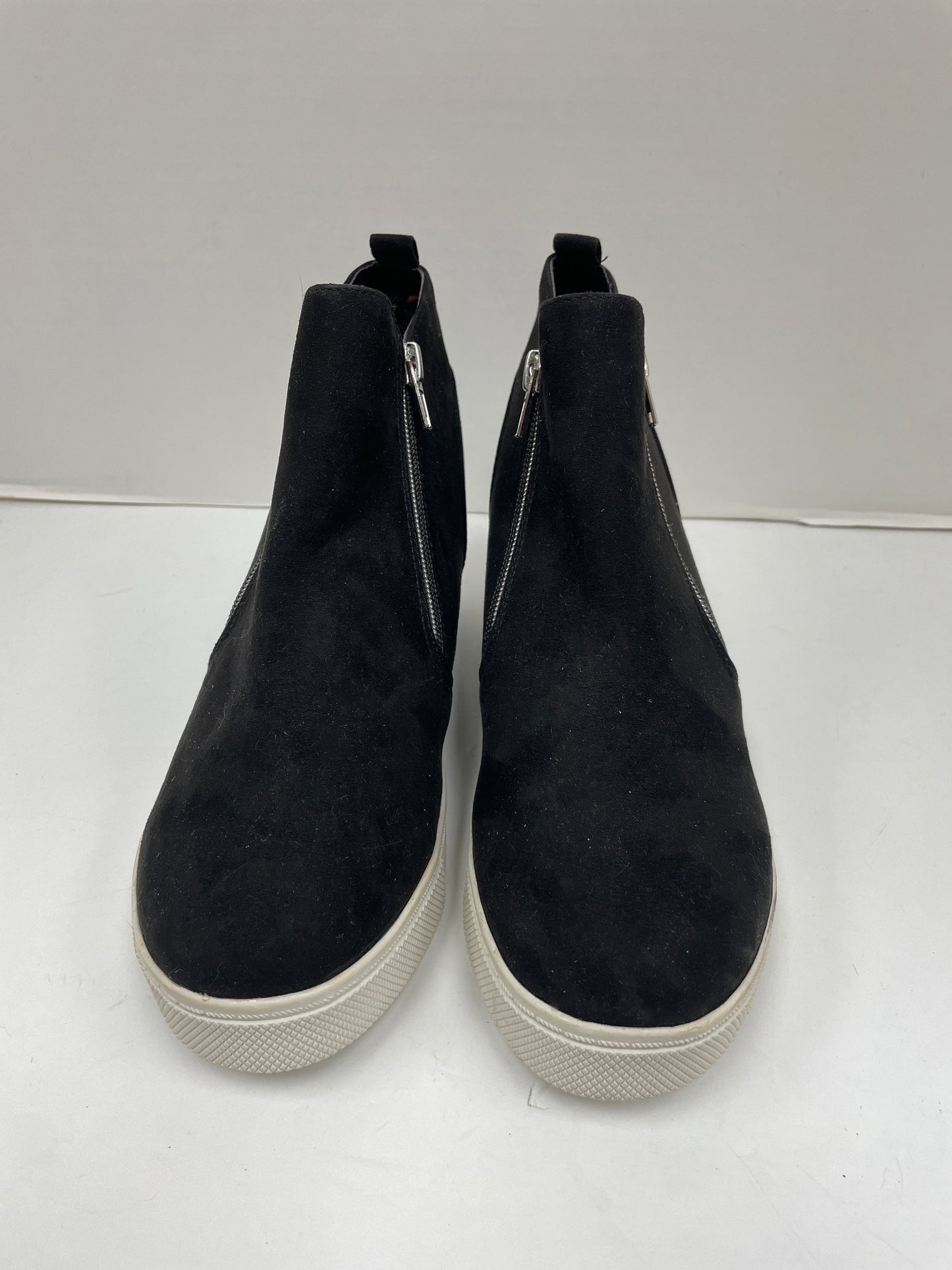 Shoes Sneakers By Steve Madden  Size: 6