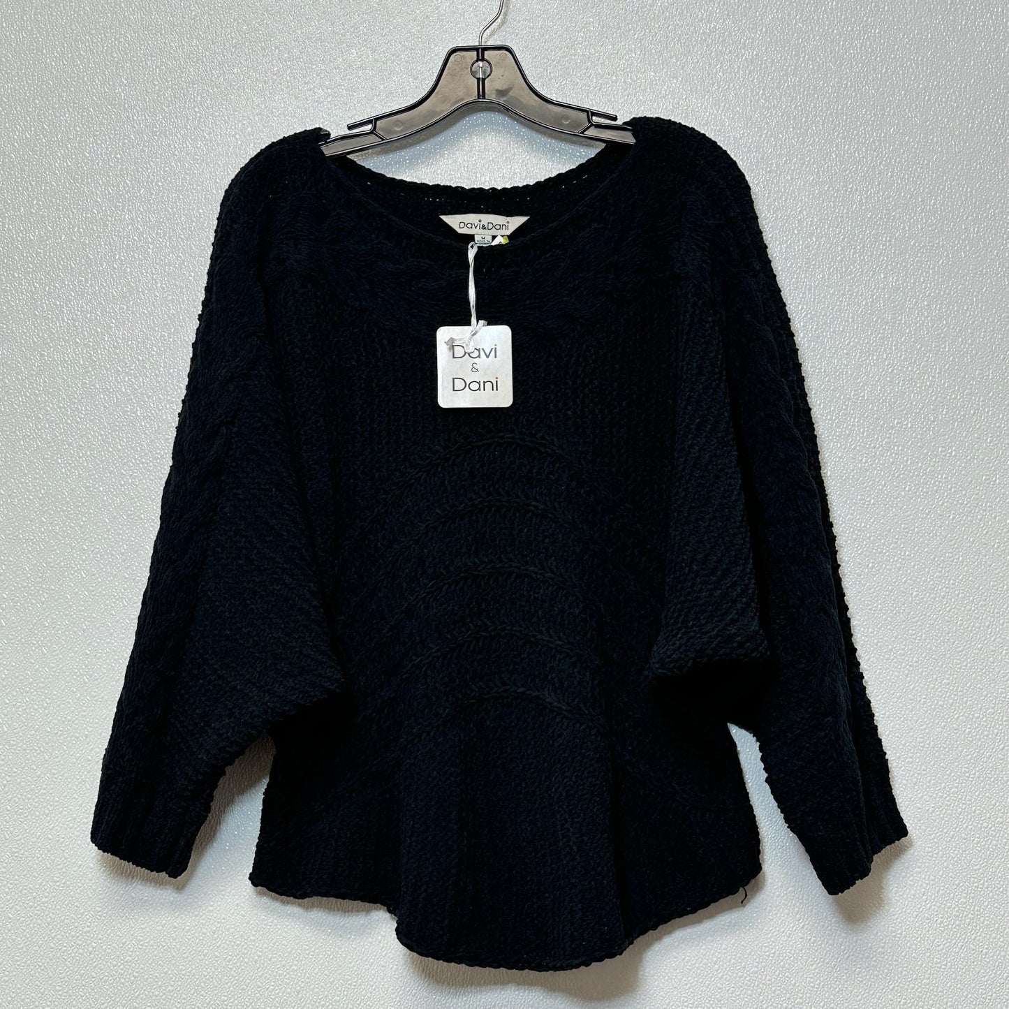 Sweater By Clothes Mentor  Size: M