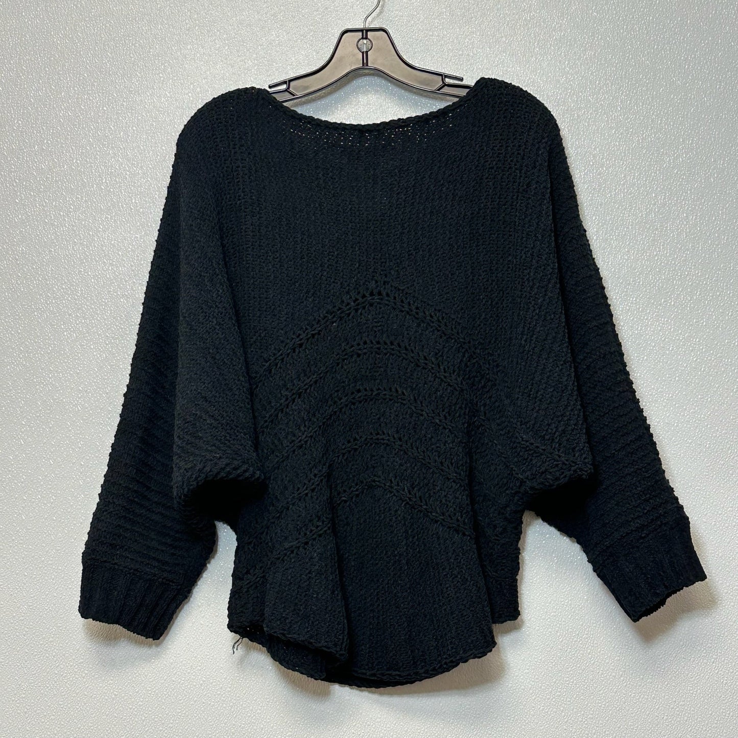 Sweater By Clothes Mentor  Size: M