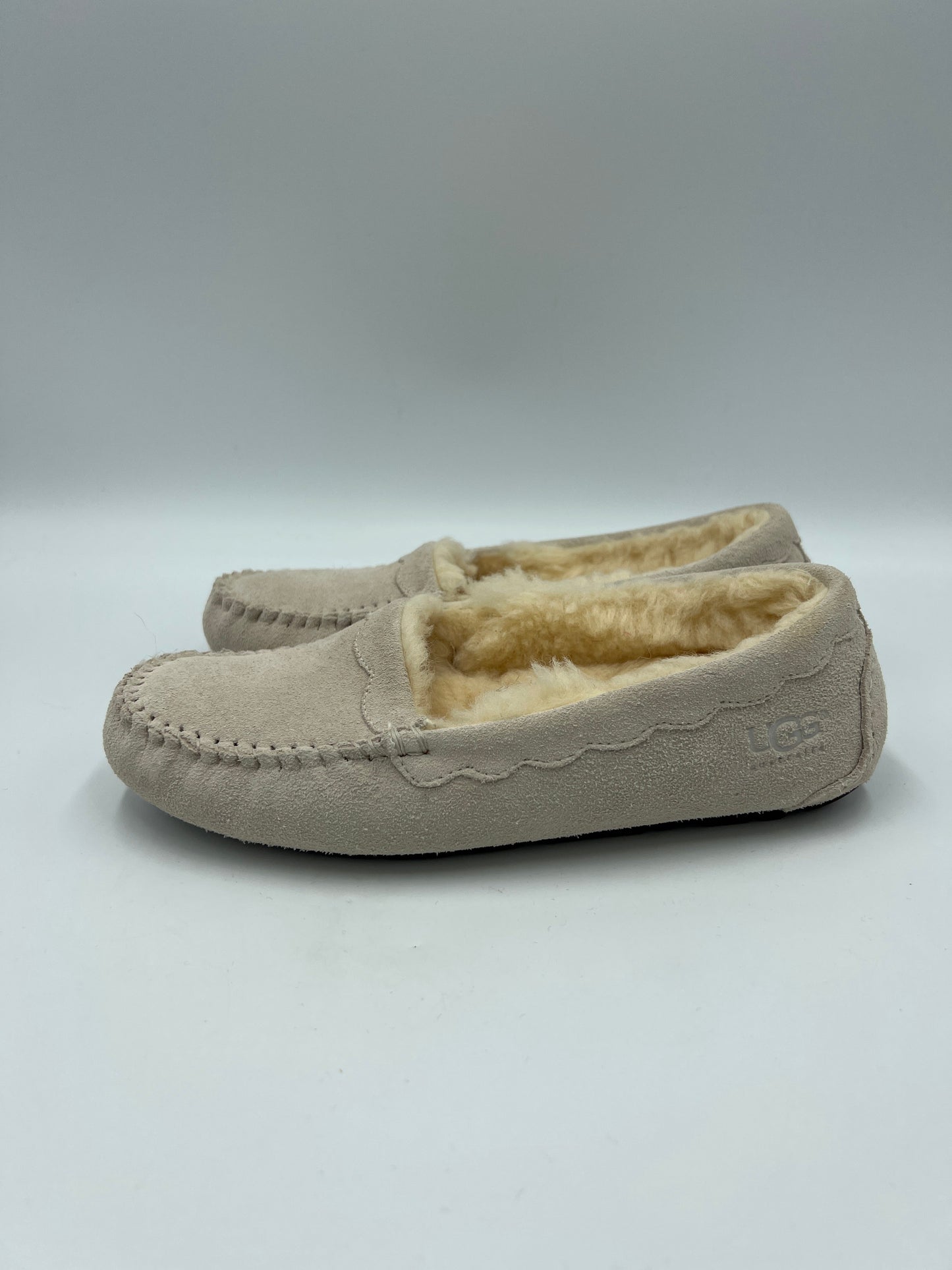 UGG Slippers  Size: 6