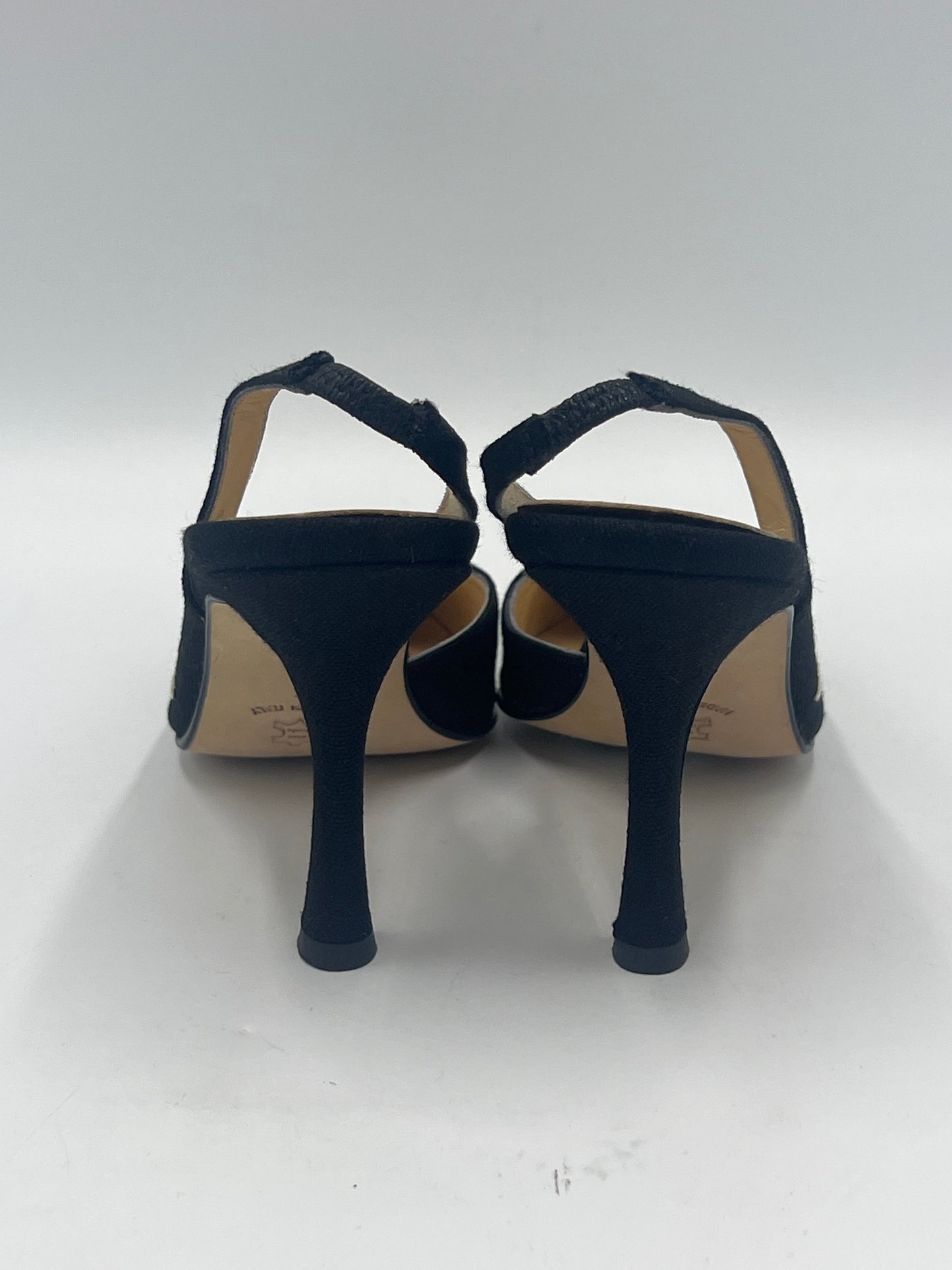 Like New! Shoes Designer By Isaac Mizrahi  Size: 5