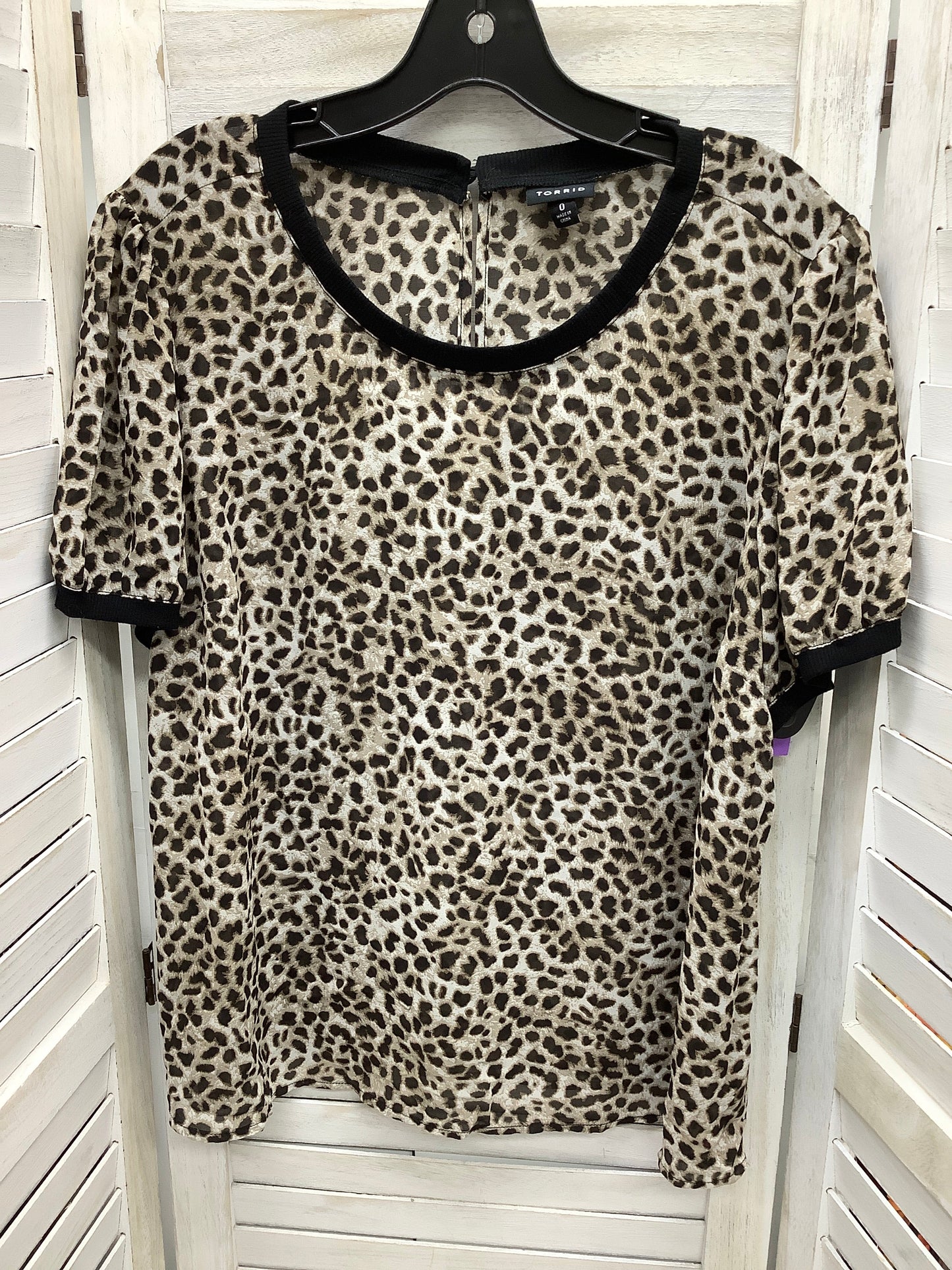 Top Short Sleeve By Torrid  Size: L