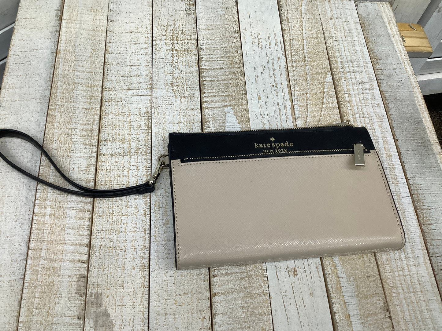 Wristlet Designer By Kate Spade  Size: Medium