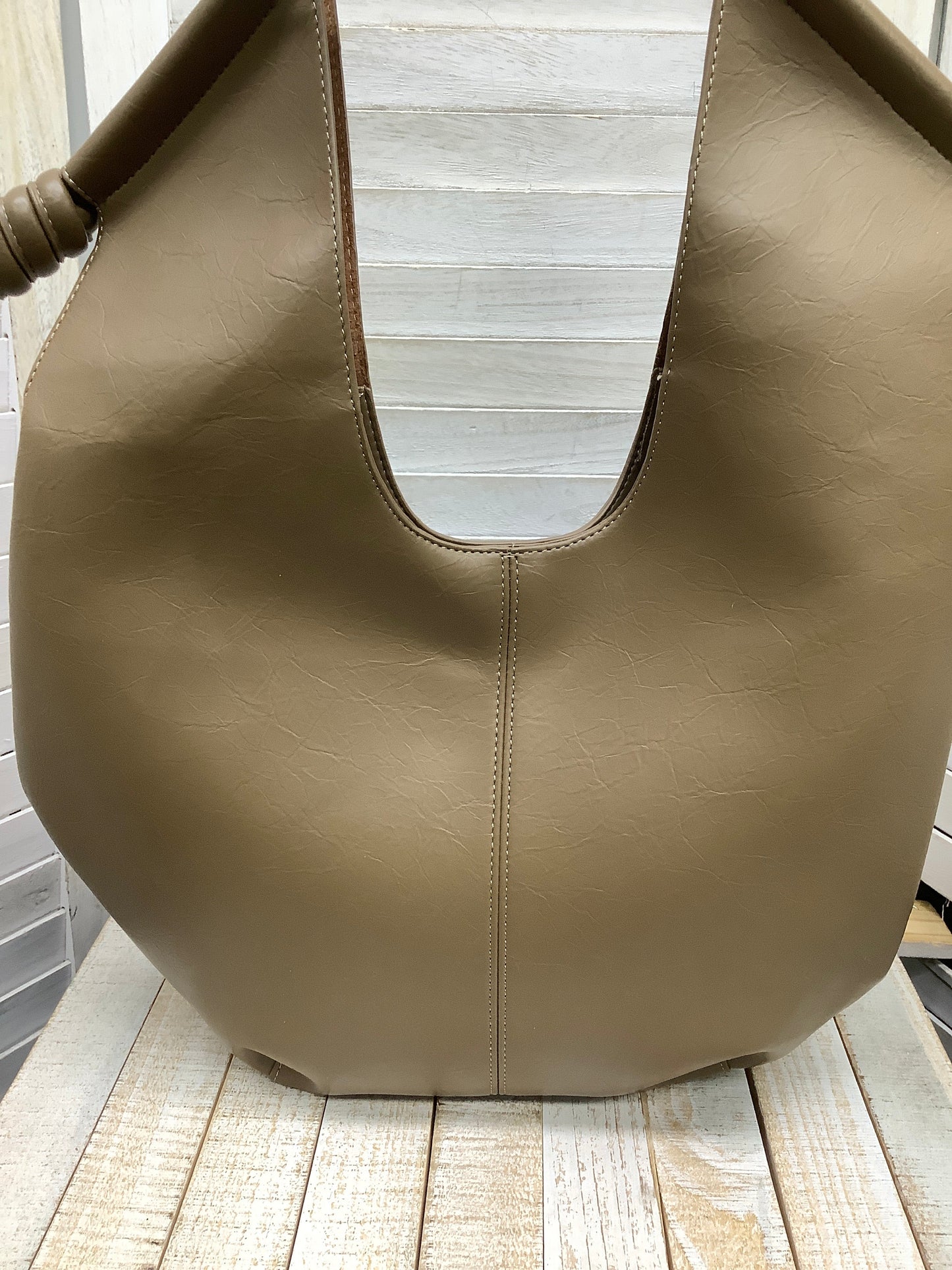 Tote Leather By Clothes Mentor  Size: Medium