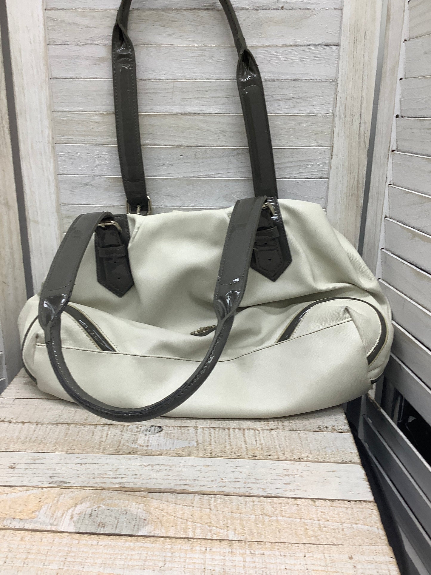 Handbag By Simply Vera  Size: Medium