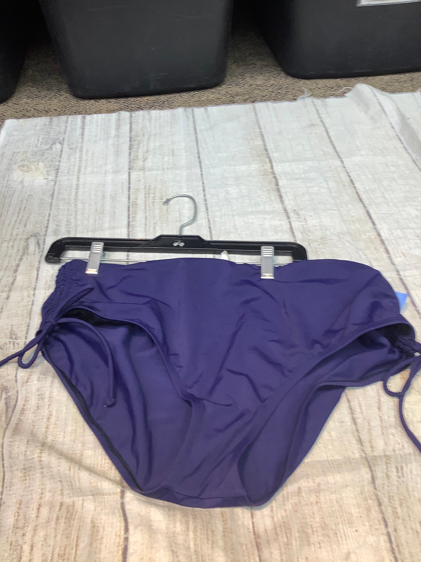 Swimsuit Bottom By Clothes Mentor  Size: 2x