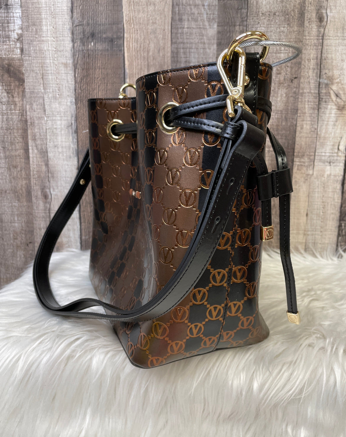 Handbag Designer By Mario Valentino Size: Large