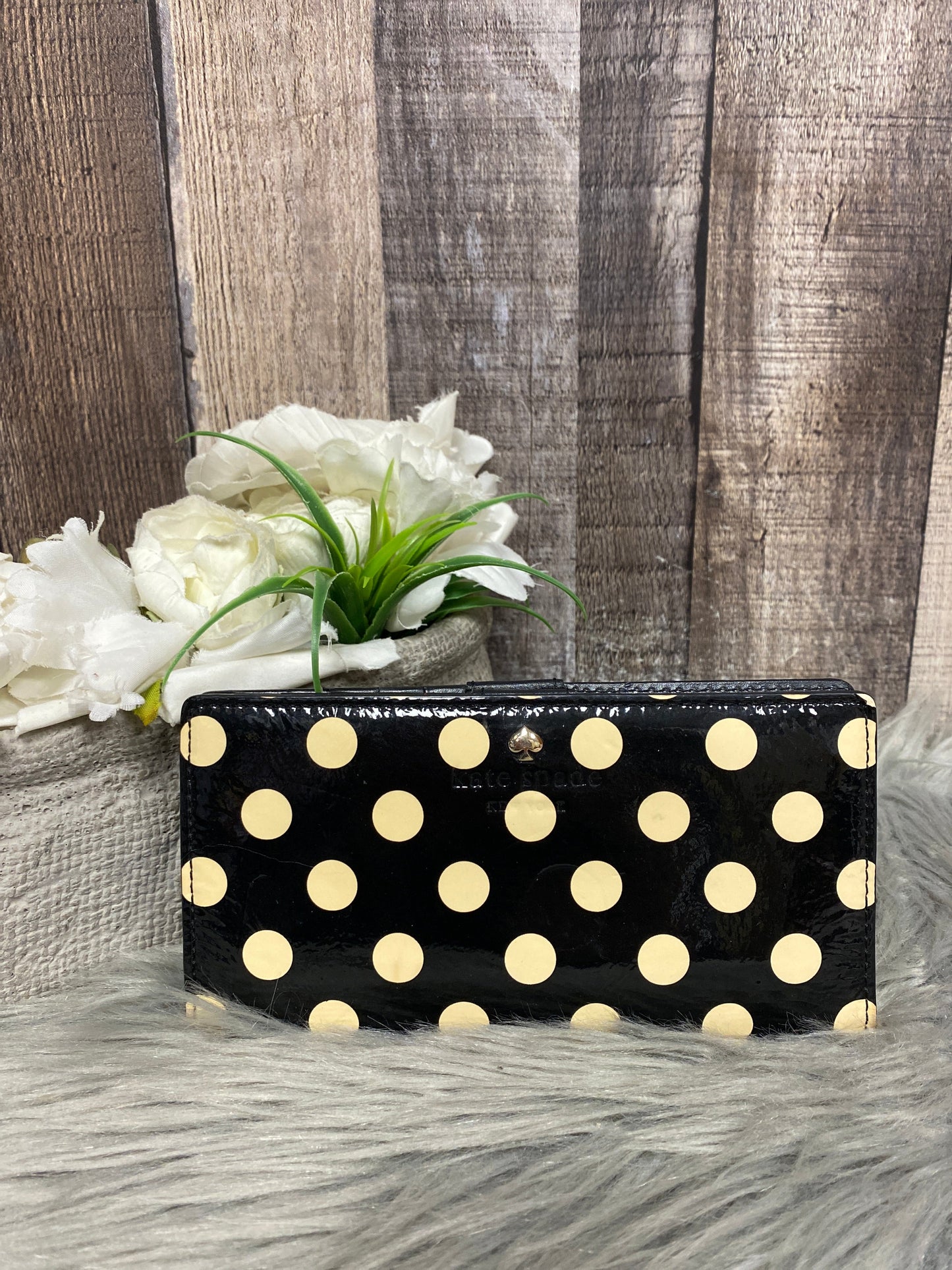 Wallet Designer By Kate Spade  Size: Medium