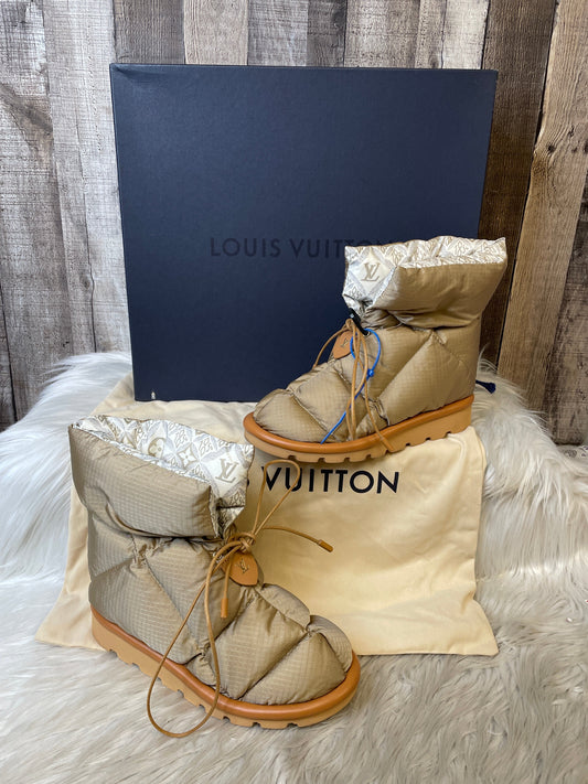 Boots Luxury Designer By Louis Vuitton  Size: 5