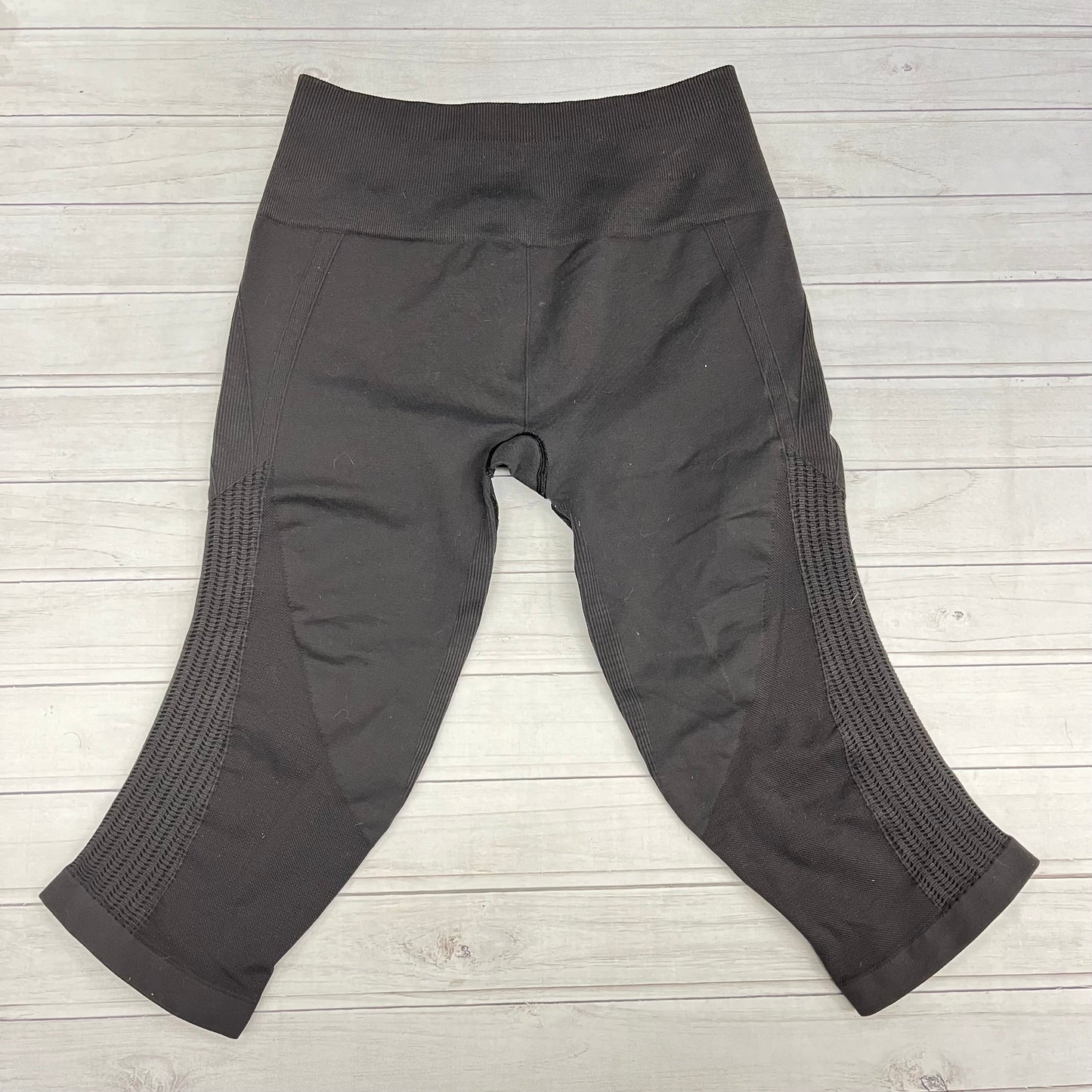 Athletic Leggings Capris By Lululemon  Size: M