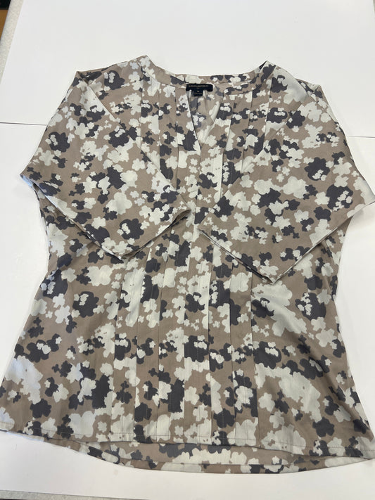 Top Short Sleeve By Banana Republic  Size: M