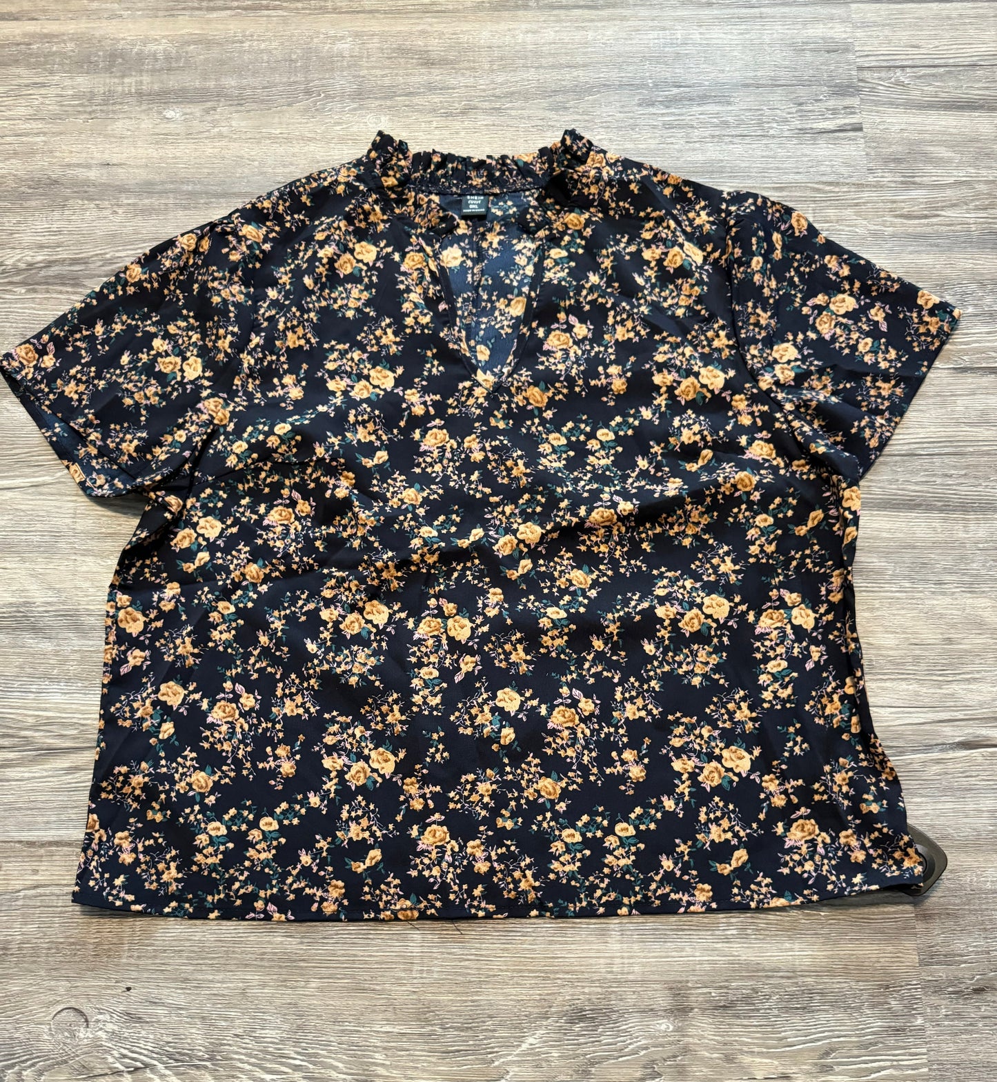 Top Short Sleeve By Shein  Size: 1x