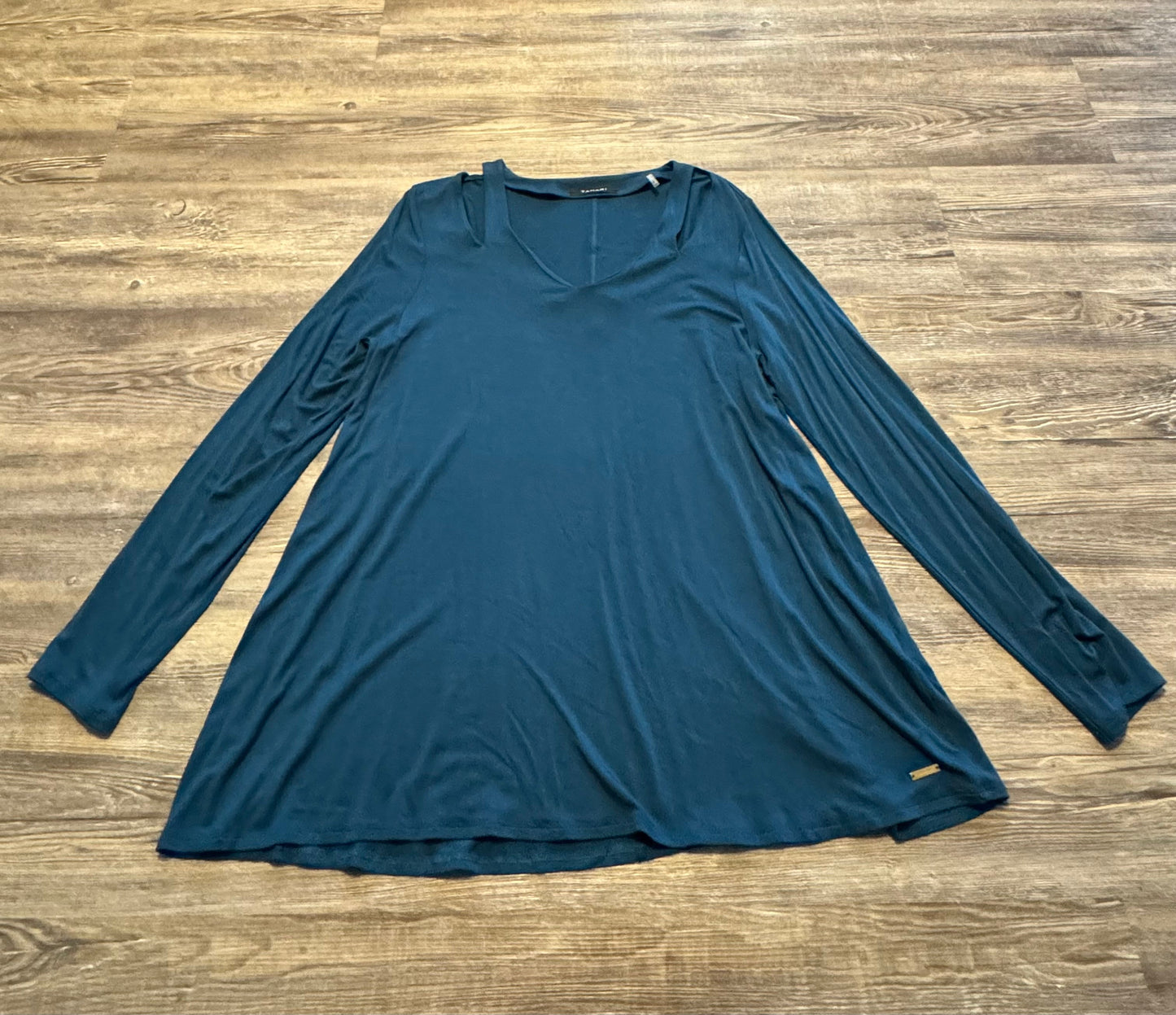 Top Long Sleeve By Tahari By Arthur Levine  Size: M