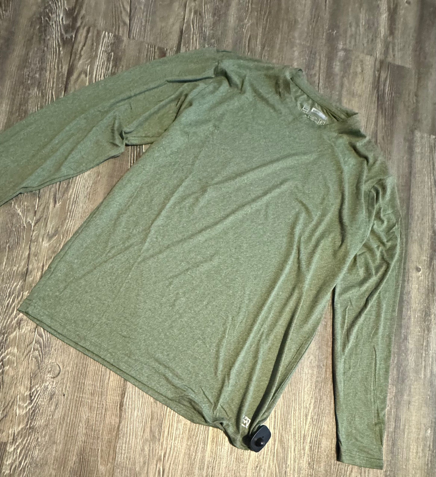 Top Long Sleeve Basic By Clothes Mentor  Size: M