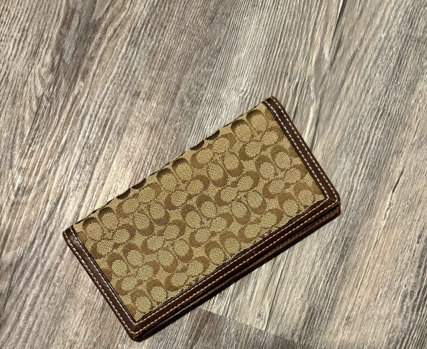 Wallet By Coach O  Size: Medium