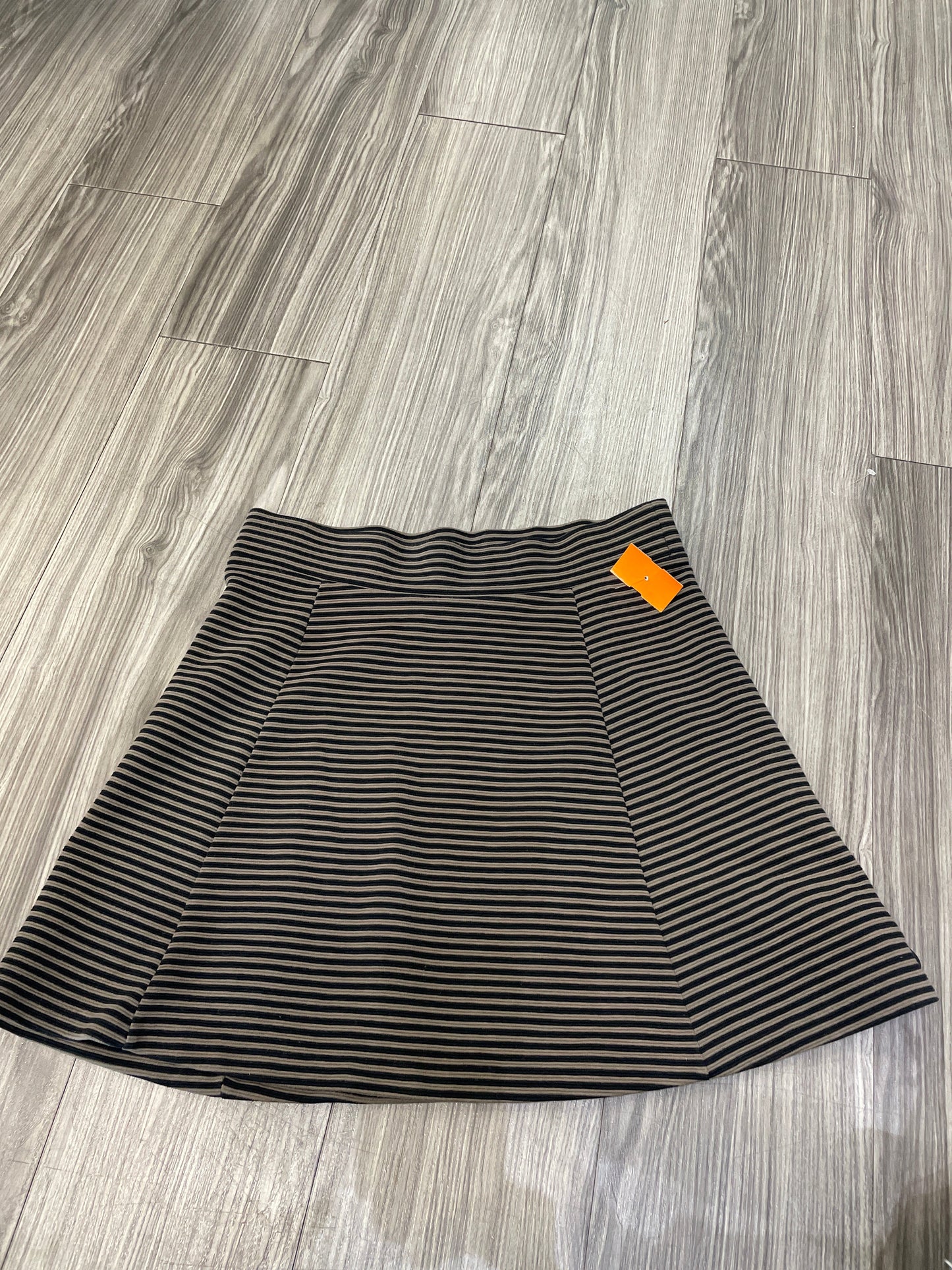 Skirt Midi By Banana Republic  Size: M