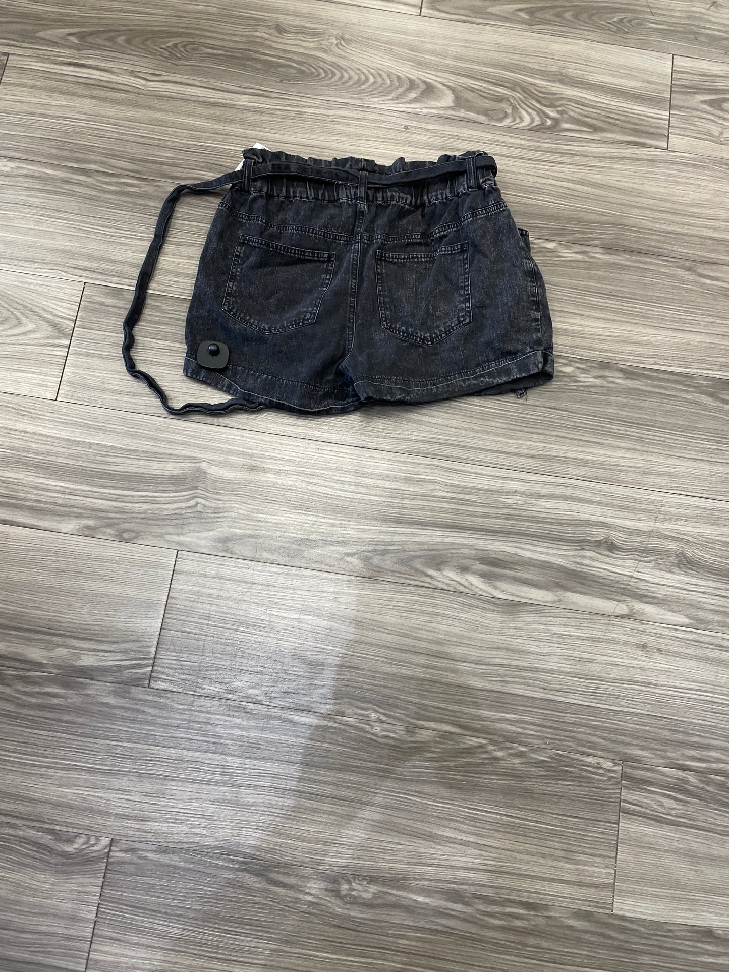 Shorts By Clothes Mentor  Size: M