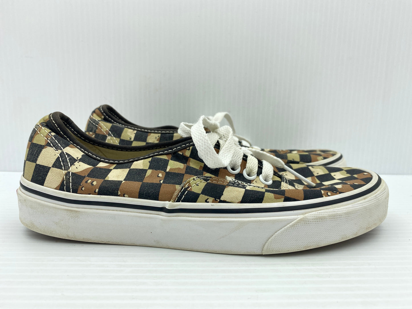 Shoes Sneakers By Vans  Size: 8