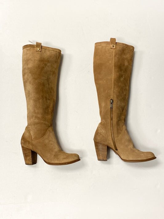 Boots Knee Heels By Ugg  Size: 6