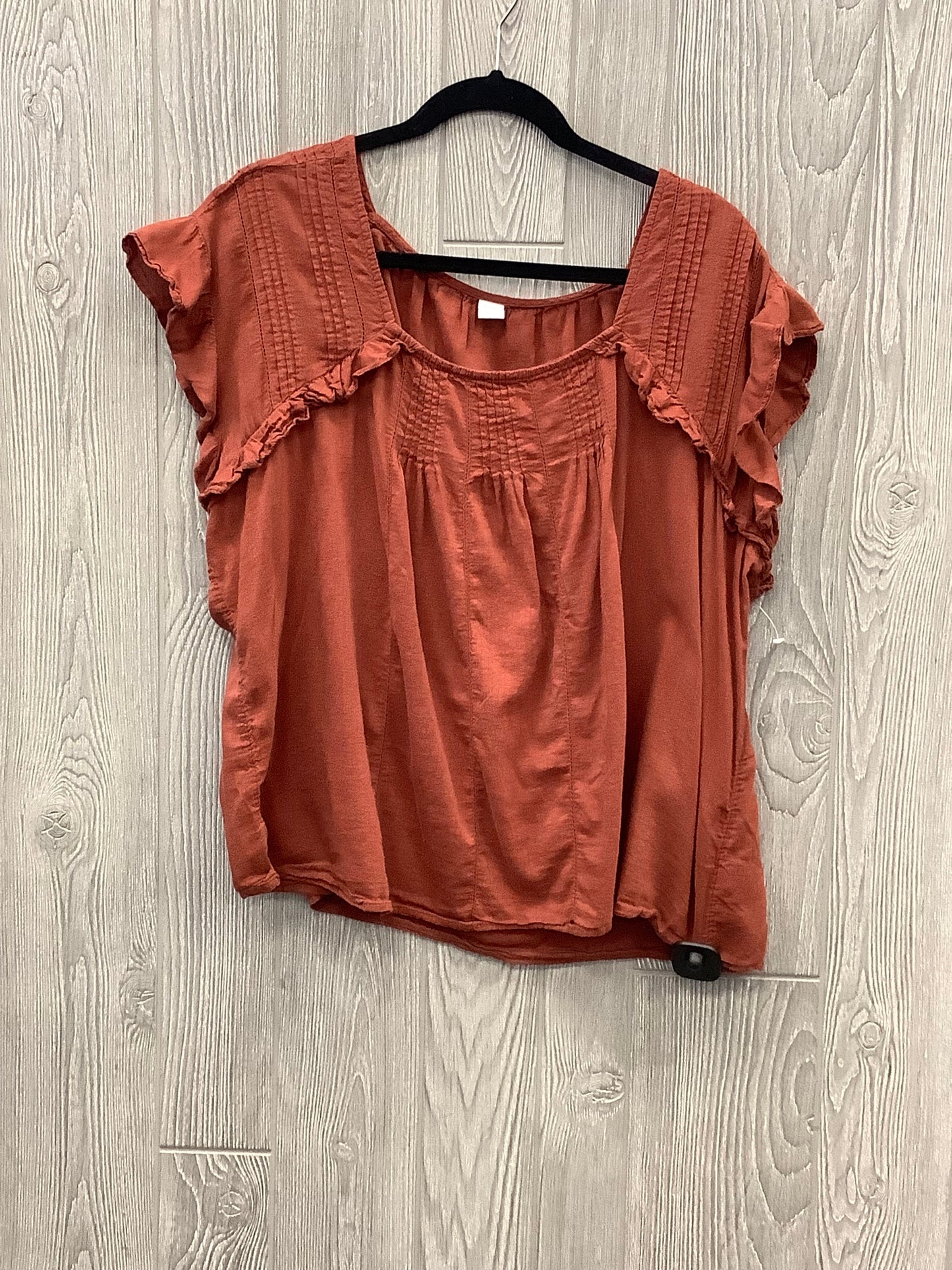 Top Short Sleeve By Old Navy  Size: Xl