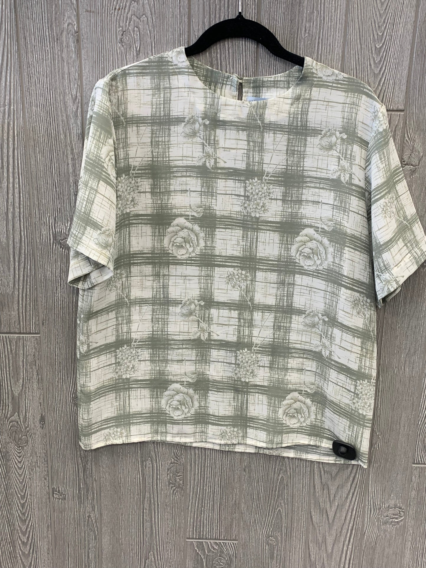 Top Short Sleeve By Clothes Mentor  Size: M