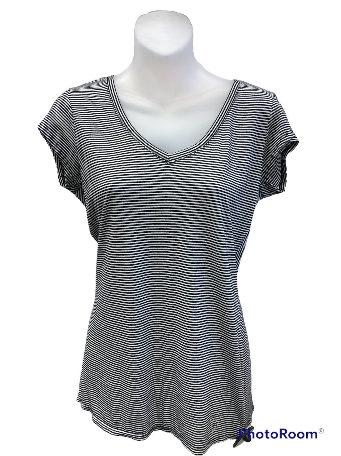 Top Short Sleeve Basic By Clothes Mentor  Size: L