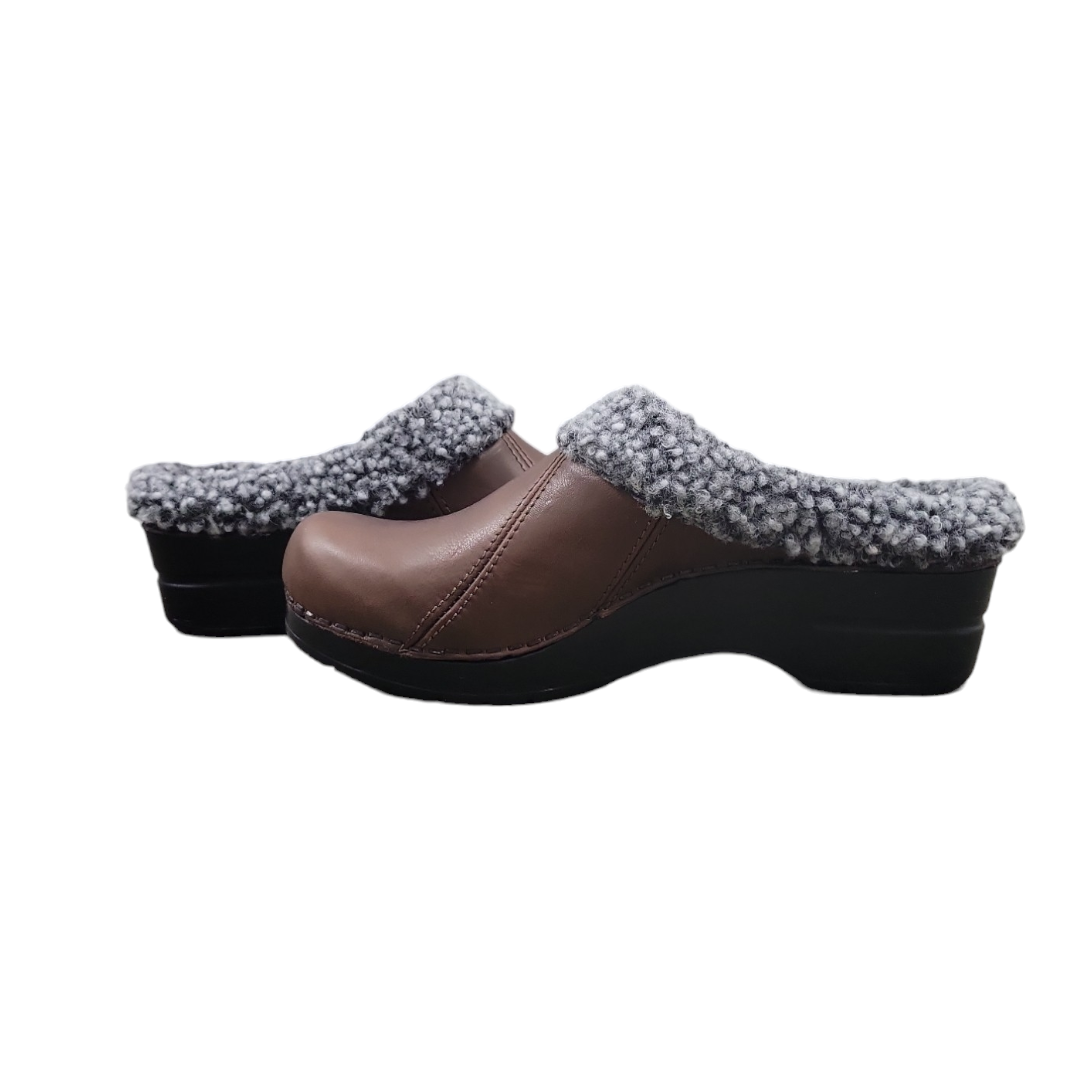 Shoes Flats Mule & Slide By Sanita  Size: 8.5